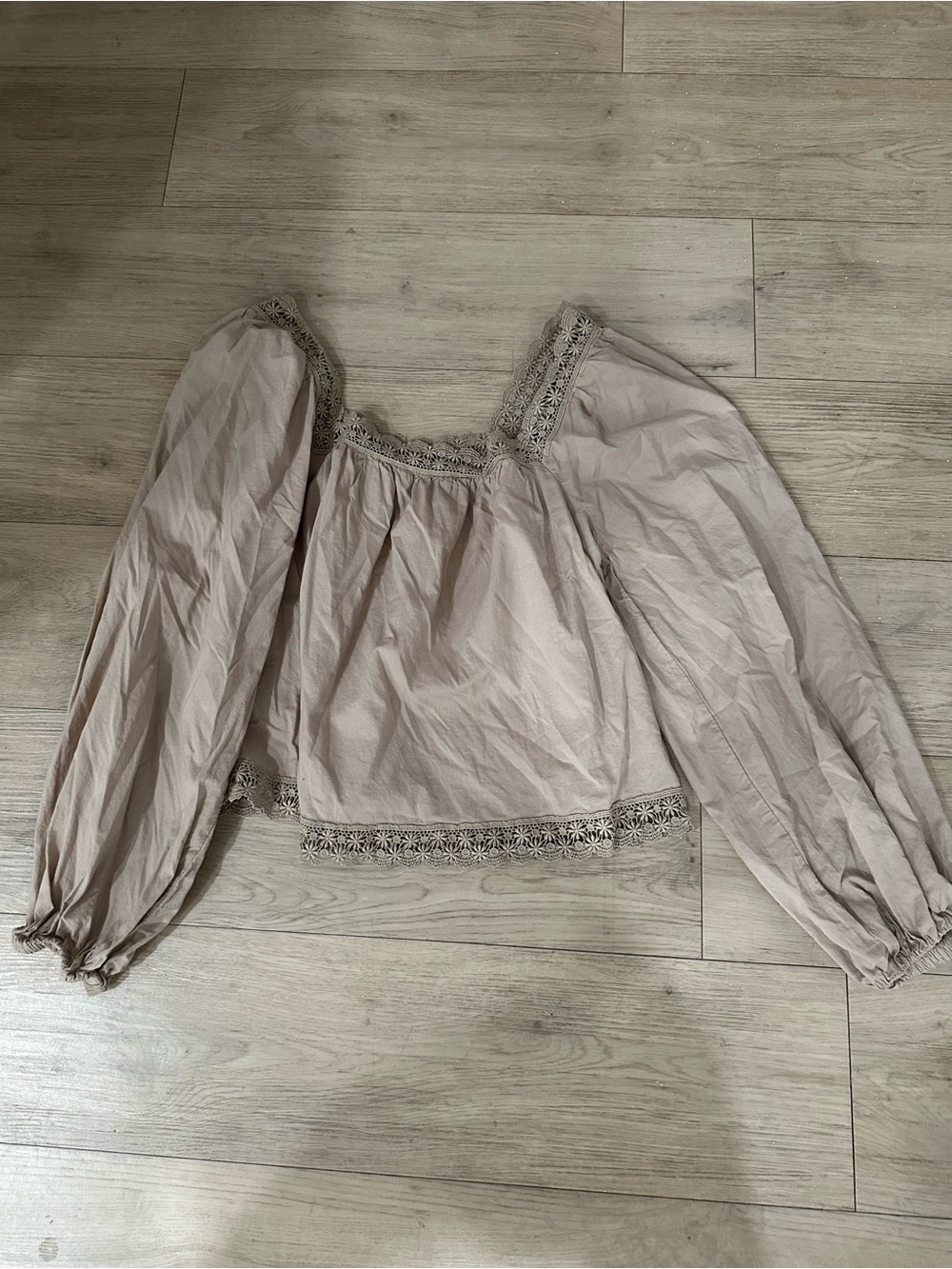 Old Navy Taupe Puff-Sleeve Lace-Trim Peasant Top